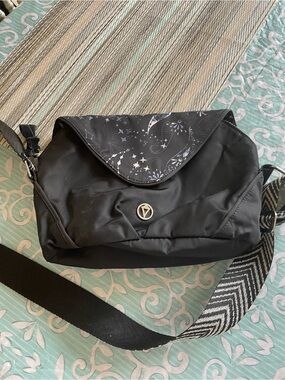 LULULEMON Ivivva Vintage Dance Festival Crossbody Bag like new!